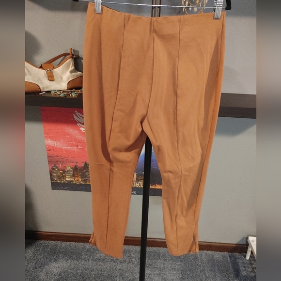 Ophelia Roe Tan Pants With Zippered Ankles. Size Large, 26 Inseam - Picture 2 of 6